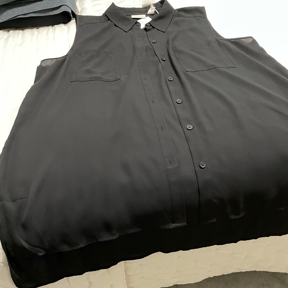 Chico’s black tunic